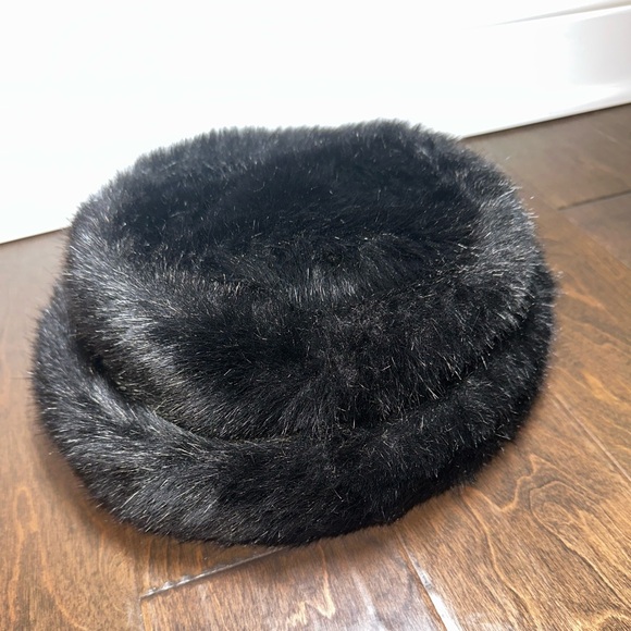 Vintage Betmar New York Luxe Black Faux Fur Winter Cloche Style Hat